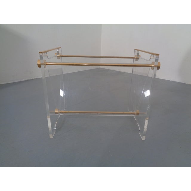 Italian Acrylic Glass &amp; Brass Magazine Rack, 1970s For Sale - Image 13 of 17