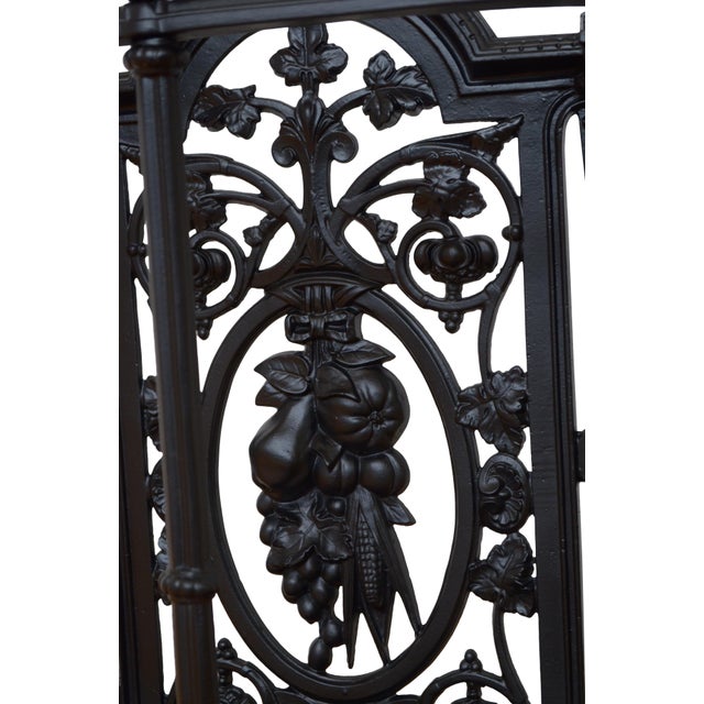 English Victorian Cast Iron Umbrella Stand with Floral Design in Black, 1880 For Sale - Image 6 of 11