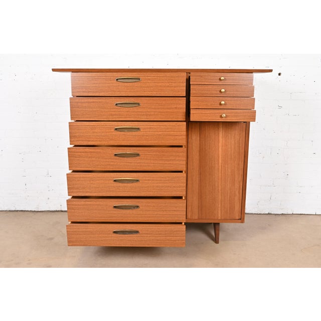 Widdicomb George Nakashima East Indian Laurel Wood Gentleman's Chest for Widdicomb, Newly Restored For Sale - Image 4 of 12