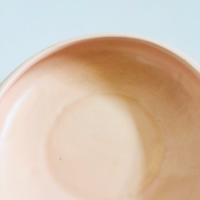 Late 20th Century Blush Pink Circular Ceramic Tray For Sale - Image 5 of 6