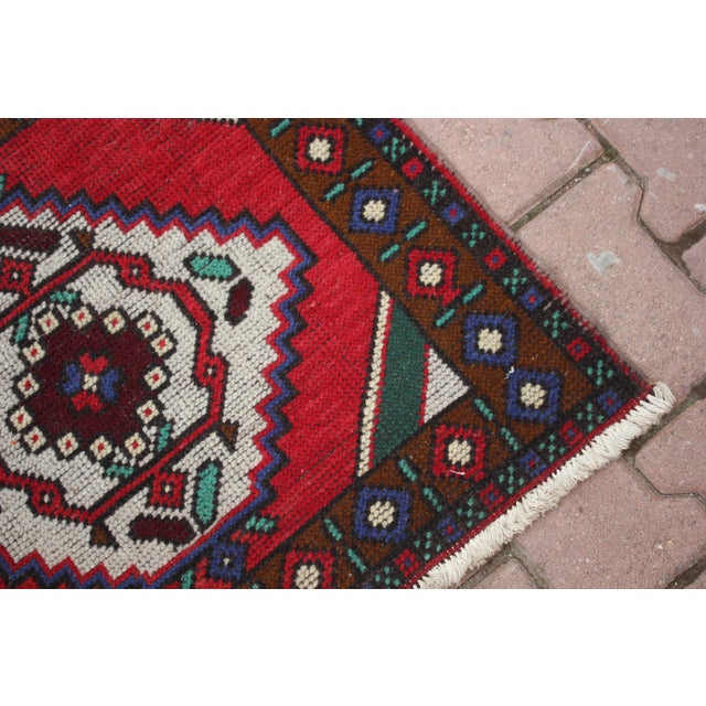 1950s 1950s Turkish Hand Knotted Floral Desing Red Doormat Rug For Sale - Image 5 of 12
