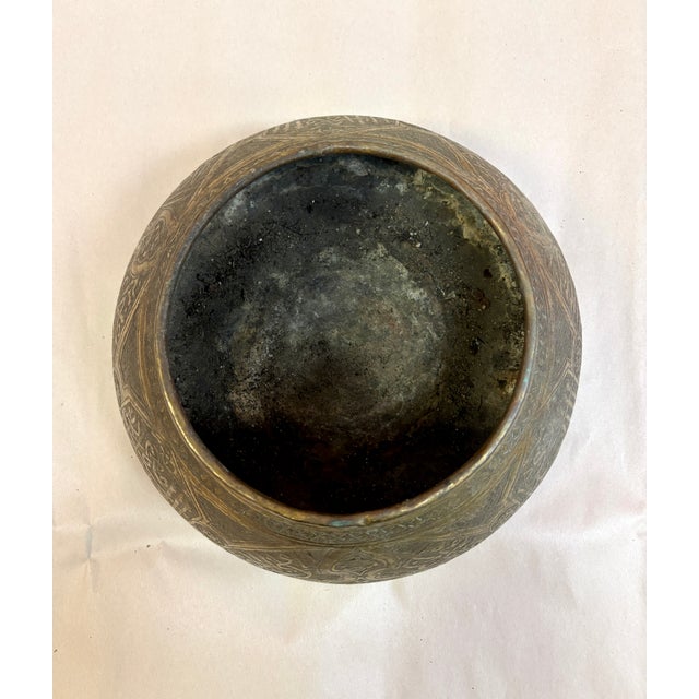Antique Circa 1900 Syrian Damascus Mamluk Revival Engraved Brass Arabic Calligraphy Bowl For Sale - Image 4 of 9