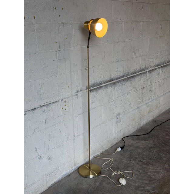 Vintage Mid-Century Modern Brass Single Spotlight Floor Lamp With Directional Shade For Sale - Image 4 of 9