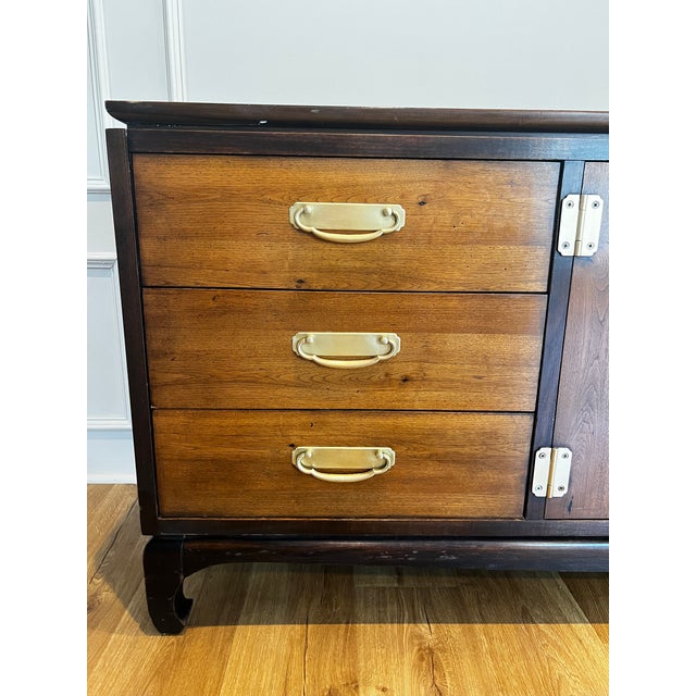 Brown Vintage Mid-Century Modern Chin Hua Style Credenza Sideboard Cabinet Long Dresser by Lane Furniture For Sale - Image 8 of 17