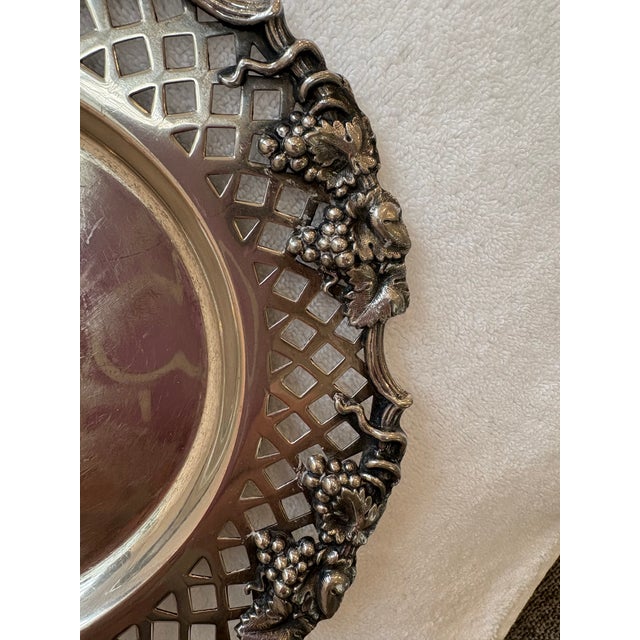 English Early 20th Century Round Silver Dish For Sale - Image 3 of 5