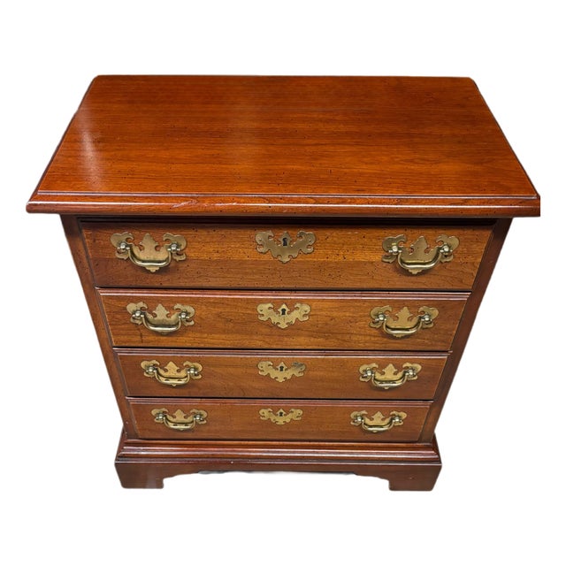 Lovely Vintage American Drew Chippendale Chest For Sale