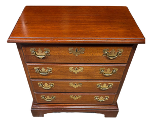 Lovely Vintage American Drew Chippendale Chest