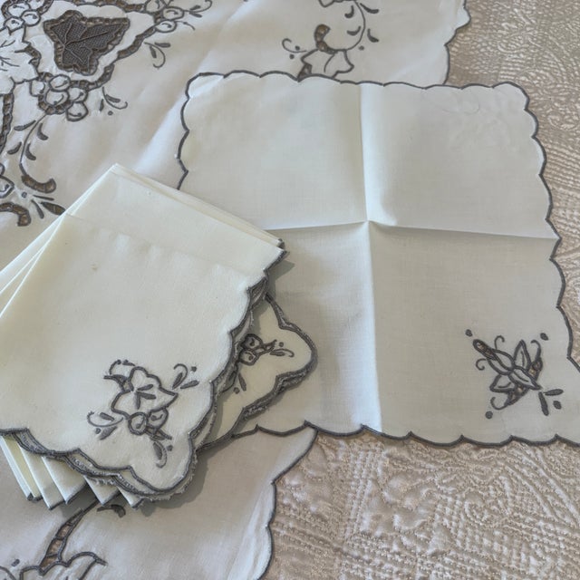1930s Art Deco Linen Tablecloth 32" X 33" , 10 Napkins C1930 Cream With Gray Trim Pristine For Sale - Image 5 of 18