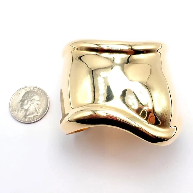 Elsa Peretti Late 20th Century Tiffany & Co. Peretti Yellow Gold Medium Bone Cuff Bracelet For Sale - Image 4 of 14