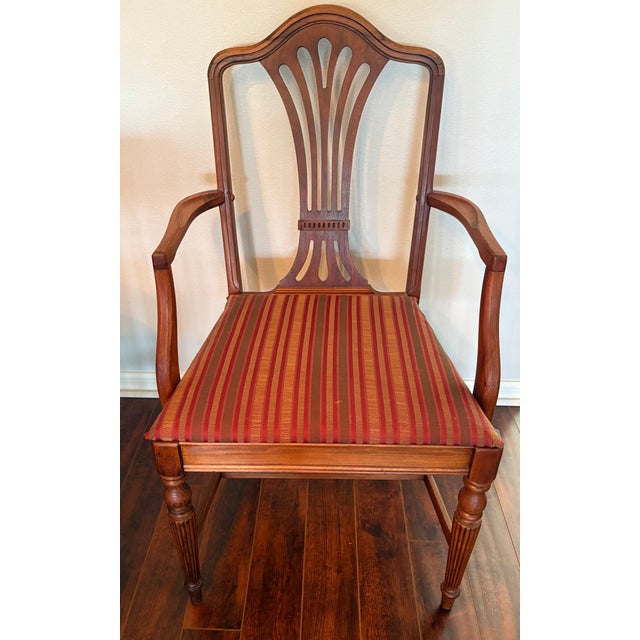 1940s Federalist Style Mahogany Dining Table With Six Hepplewhite Style Chairs For Sale - Image 10 of 12