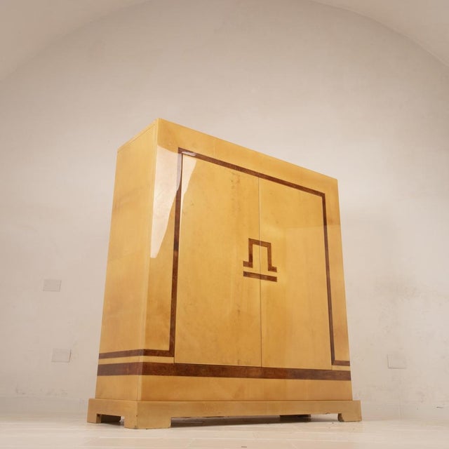 Italian Goatskin Parchment Bar Cabinet by Giorgio Tura and Nucci Valsecchi for Tura, 1970 For Sale - Image 9 of 18