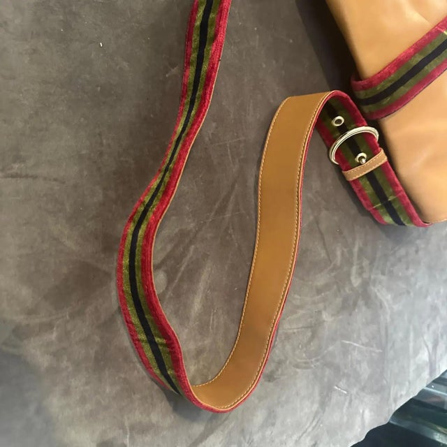 1990s Iconic Brown Leather and Velvet Messanger Bag by Roberta Di Camerino For Sale - Image 12 of 18