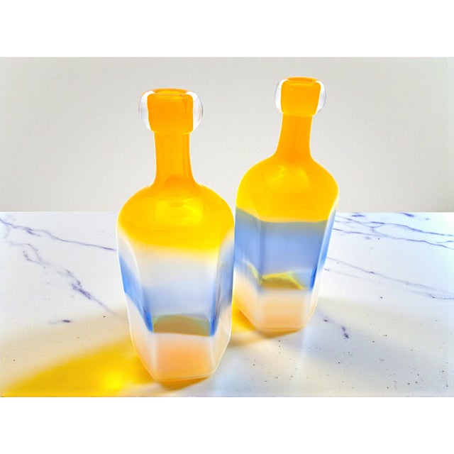 1980s Polychrome Murano Glass Bottles from Manifattura Di Murano, 1980s, Set of 2 For Sale - Image 5 of 7
