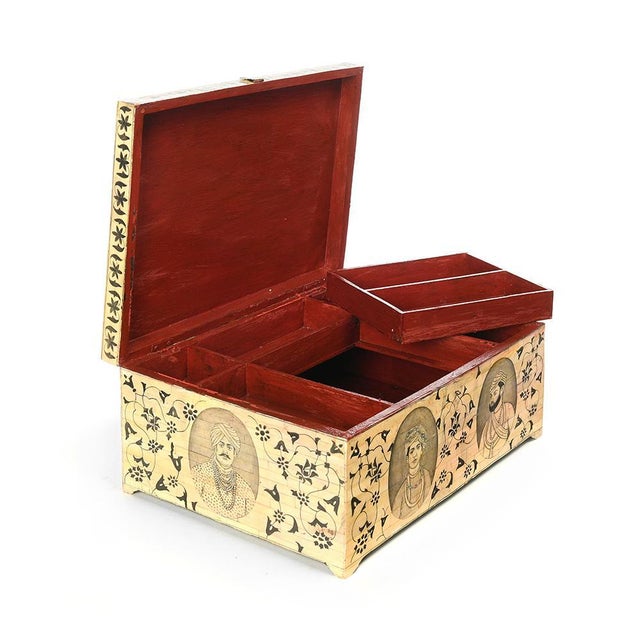 Large Anglo-Indian Box, in Good conditions. Designed before 1890 This piece is designed in the style of the selected...