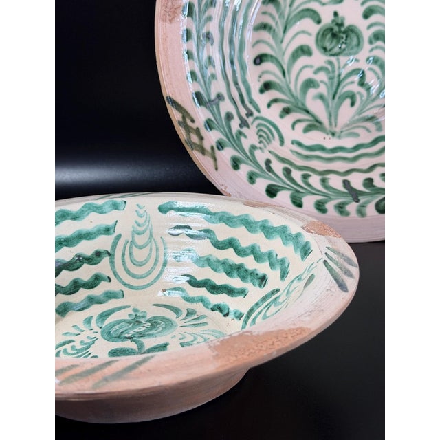 Vintage Spanish Fajalauza Lebrillos with Hand-Painted Green Decoration, Set of 3 For Sale - Image 6 of 13