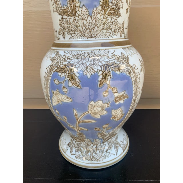 Late 20th-Century Chinoiserie Blue, White and Gold Porcelain Vase For Sale In South Bend - Image 6 of 10