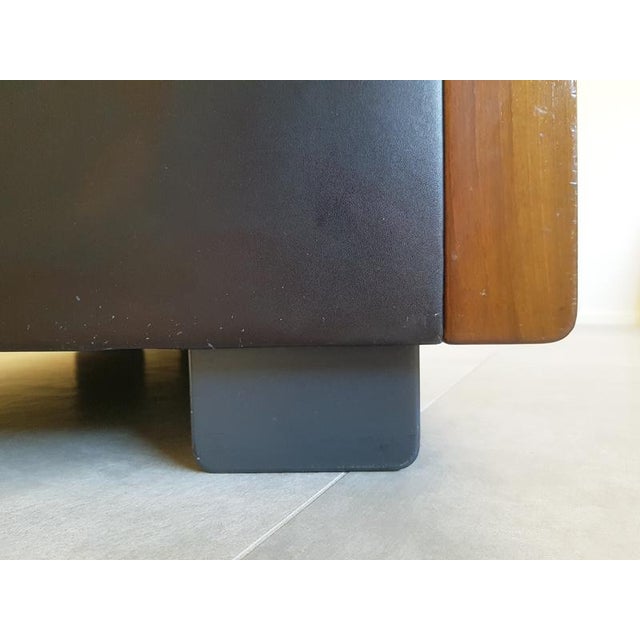 1960s Mod. 920 Modular Sofas in Black Leather and Walnut by Afra & Tobia Scarpa for Cassina, 1967, Set of 2 For Sale - Image 5 of 18