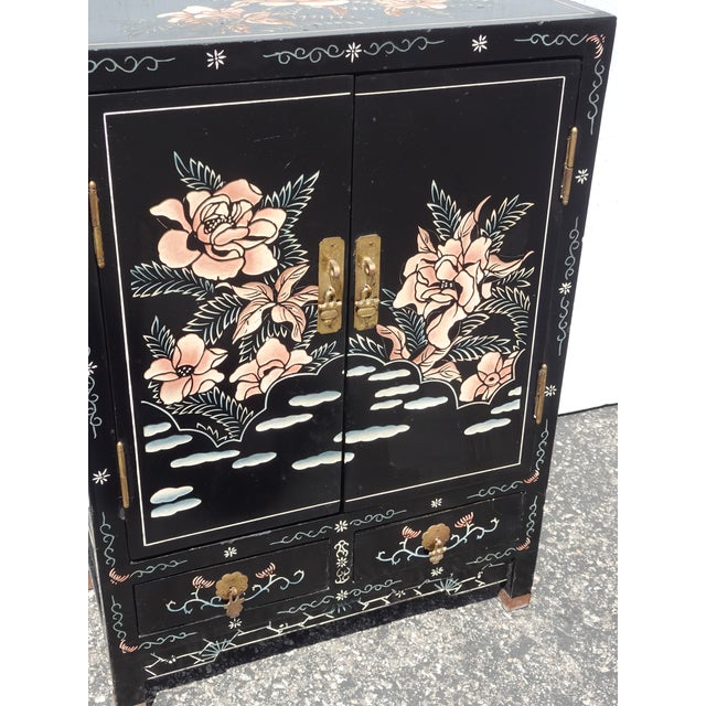 Vintage Chinese Asian Black Lacquer Chinoiserie Cabinet Side Table For Sale - Image 10 of 18