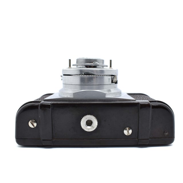 Mid Century 1940s Vintage Spartus "35" Model Film Camera With Fixed-Focus Lens For Sale - Image 6 of 8