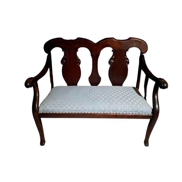 Traditional 20th Century George III Style Walnut Upholstered Seat Settee For Sale - Image 3 of 16