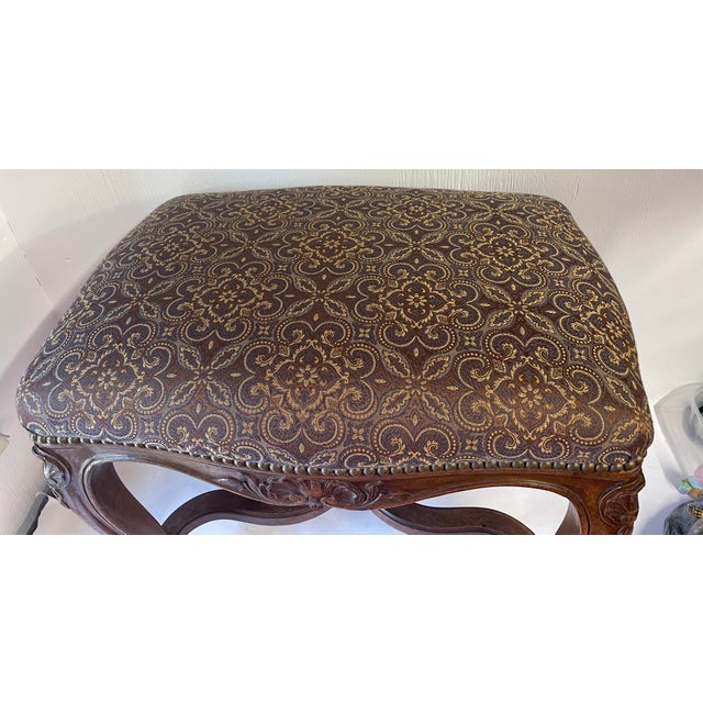 Early 20th Century French Carved Wood Upholstered Bench For Sale - Image 5 of 10