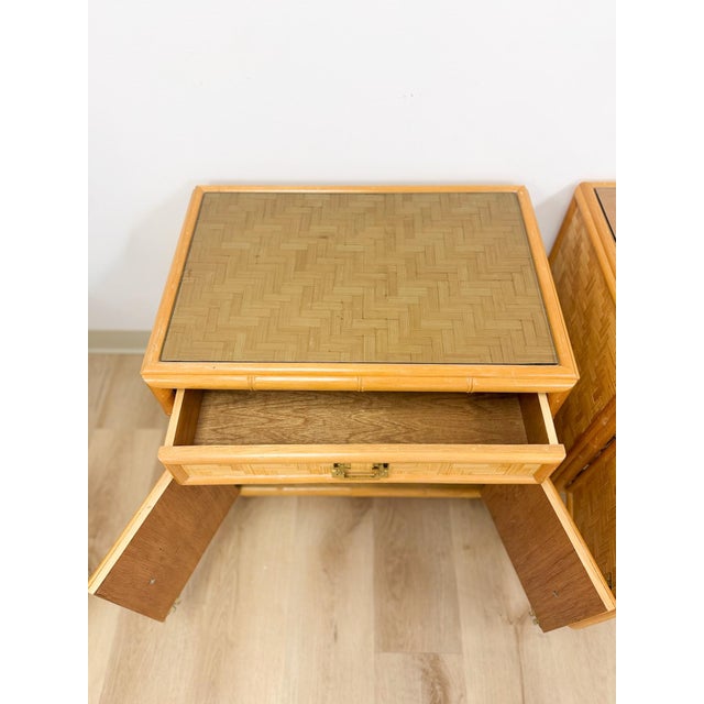 Mid 20th Century Coastal Bamboo Parquet Nightstand Pair Glass Top Hollywood Regency For Sale - Image 11 of 13