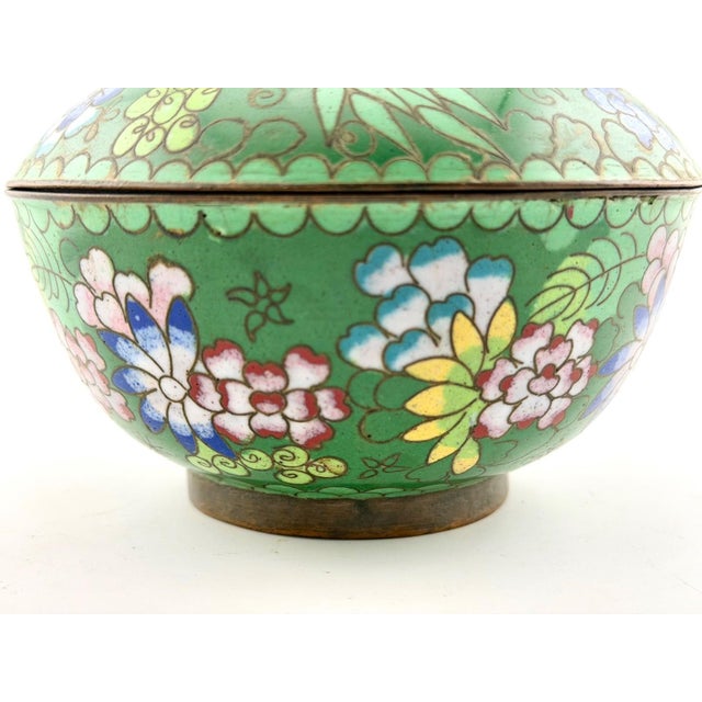 Beautiful Lidded Green Cloisonné Bowl - Vintage Floral Enamel Design For Sale In Sacramento - Image 6 of 9