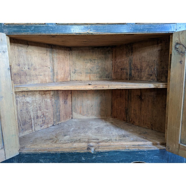 Early 20th Century Antique French Canadian Rustic Farmhouse Corner