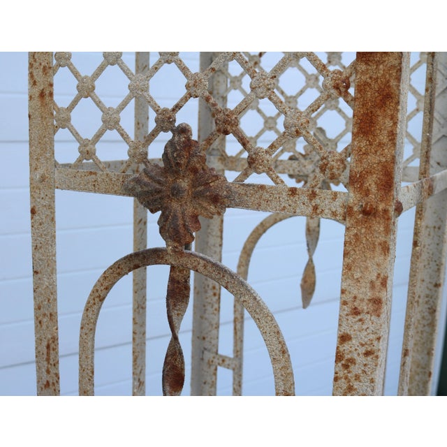 Early 21st Century Large Wrought Iron Painted Distressed Trellises - Set of 2 For Sale - Image 10 of 10
