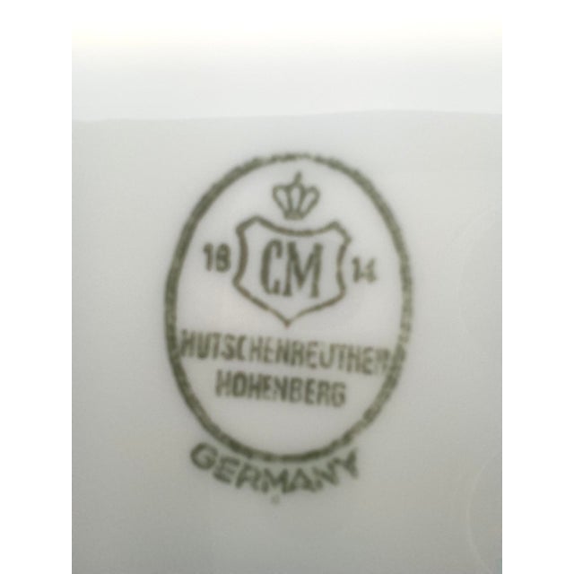 Eleven Porcelain and Pure Gold Coffee Cups by Hutschenreuther, Germany, 1960s, Set of 22 For Sale - Image 9 of 10