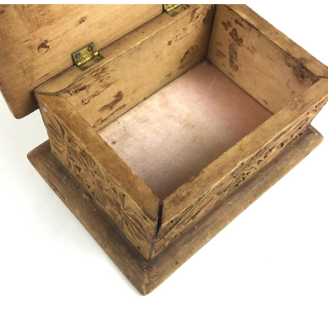 Antique American Pioneer Chip Carved Wood Box For Sale - Image 12 of 13