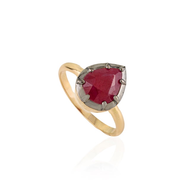 Contemporary 18k Gold Solitaire 2.39 Ct Ruby Pear Engagement Ring Size 7 With Black Rhodium For Sale - Image 3 of 16