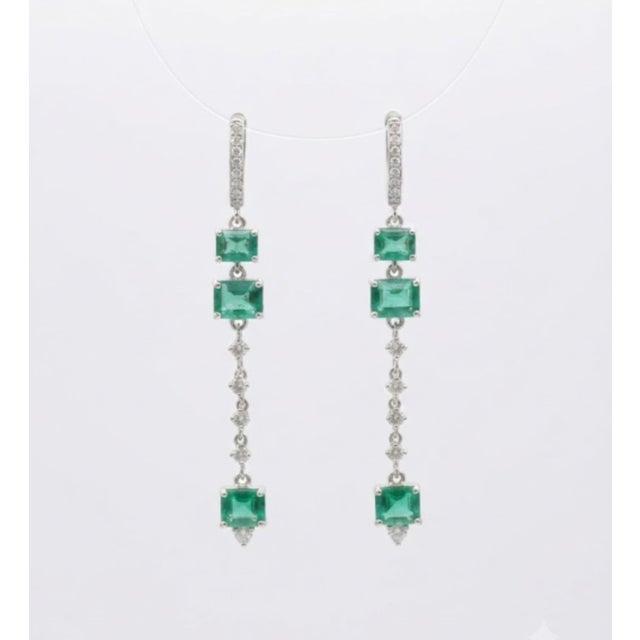 Natural 2.41cts Emerald & 0.35cts Diamond Earring in 14k White Gold For Sale In New York - Image 6 of 8
