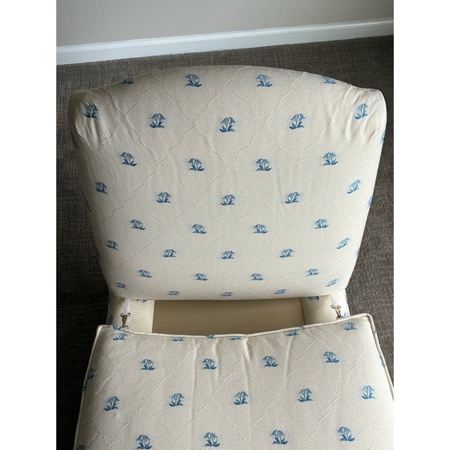 Late 20th Century Vintage Baker Milling Road Upholstered Slipper Lounge Chair in Blue & Ivory Fabric For Sale - Image 5 of 9