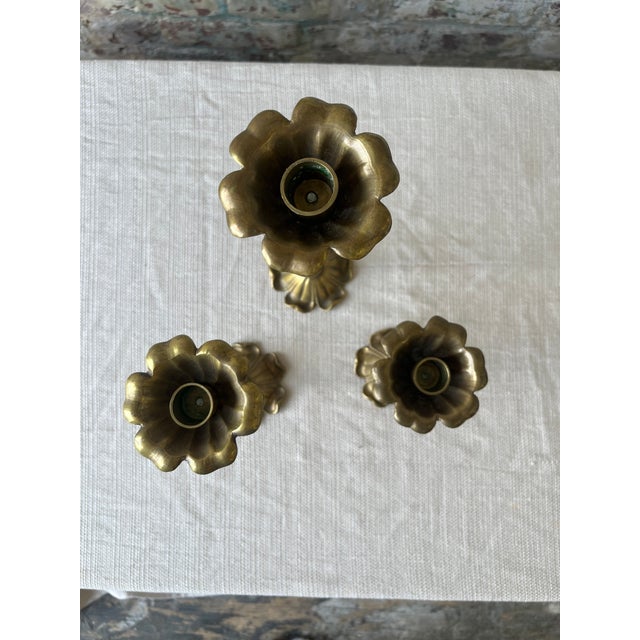 Vintage Brass Tulip Candlestick Trio – Sculptural Flower Form For Sale - Image 4 of 8