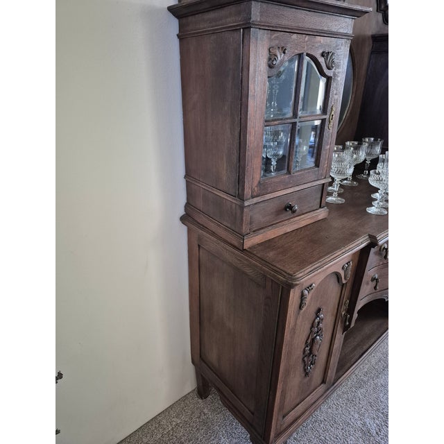 Late 19th-Century Victorian Hand-Carved Oak Buffet With a Beveled Mirror For Sale In Palm Springs - Image 6 of 15