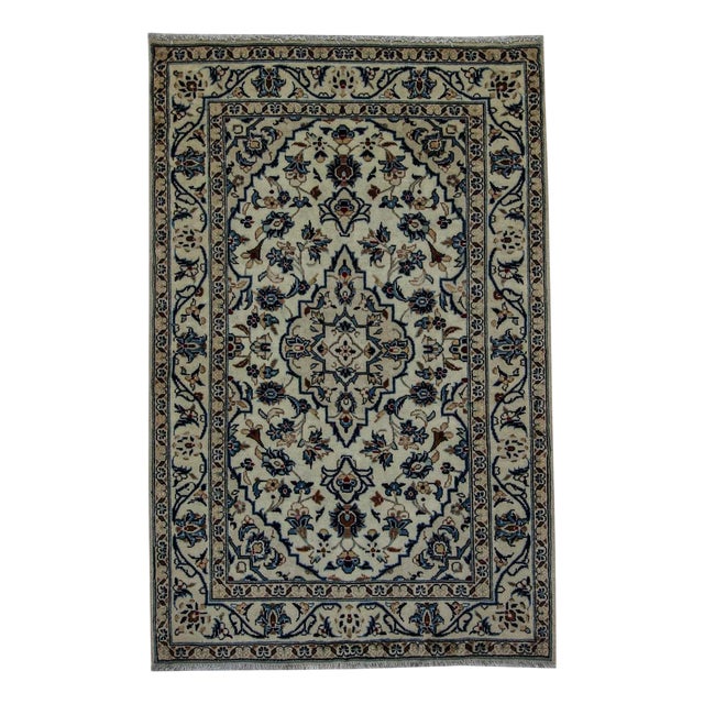 Middle Eastern Rug in Wool For Sale