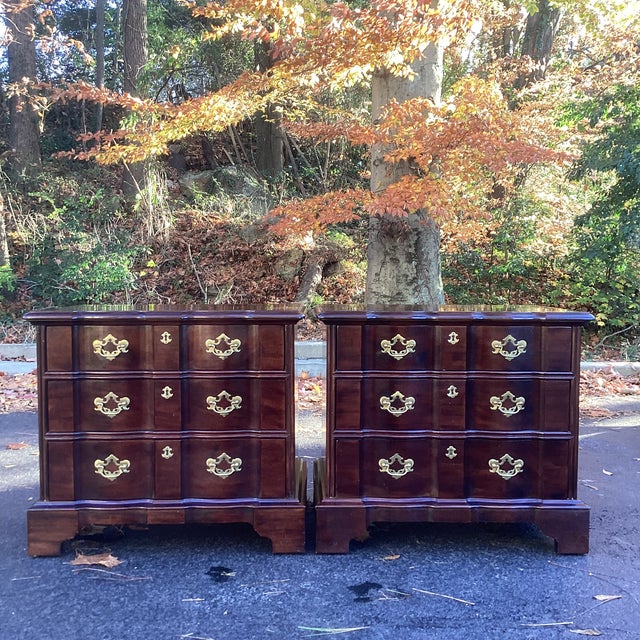 Henredon 1980s Pair of Henredon Folio Fourteen Block Front Nightstands For Sale - Image 4 of 9