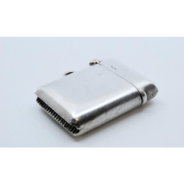 Plain Silver Matchbox with Hinged Lid, in Good conditions. Designed 1920 to 1949