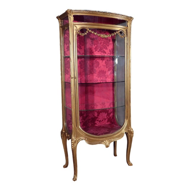 Curved Display Case in Golden Wood, Early 20th Century For Sale