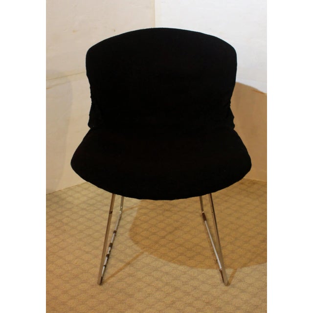 Mid-Century Modern Circa 1950s Set of 4 Bertoia Chromed Steel Chairs by Knoll For Sale - Image 3 of 9