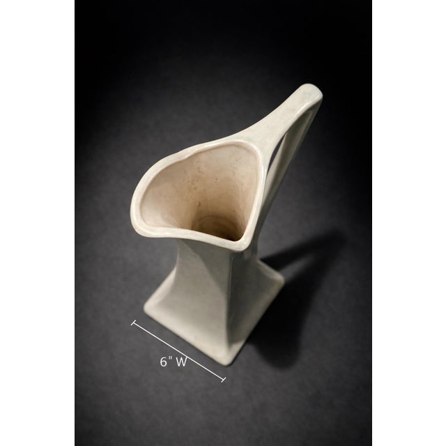 Ivory Vintage Mid-Century Modern Sculptural Ceramic Ewer Vase With Square Base – Ivory Matte Finish For Sale - Image 8 of 10