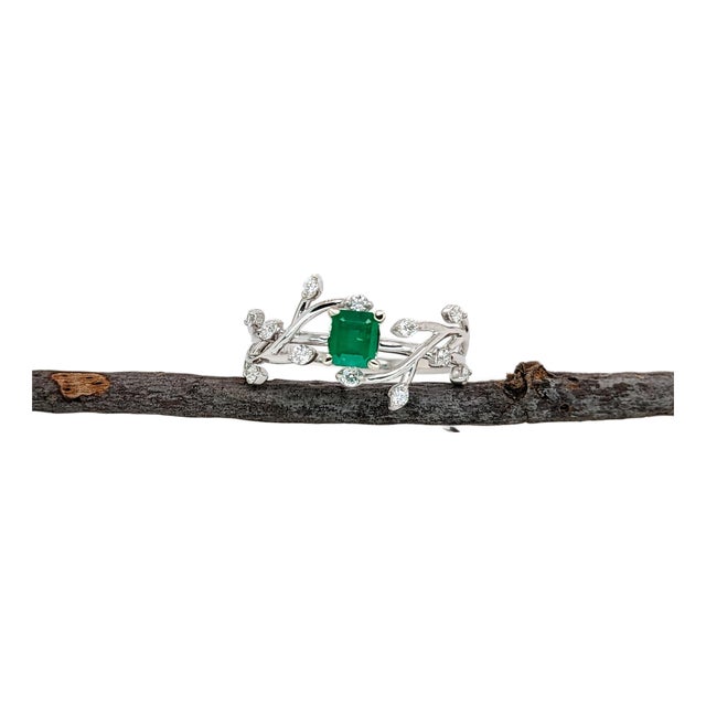 Zambian Emerald Ring With Natural Diamonds Accents: Solid 14k Gold, Size 6.75 For Sale