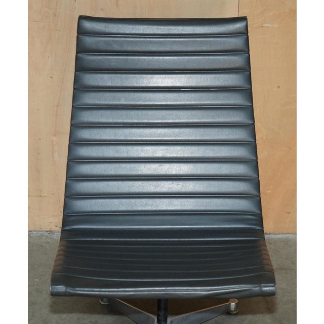 Vintage Hillie Stamped Black Leather Swivel Lounge Chairs from Herman Miller, Set of 2 For Sale - Image 5 of 18