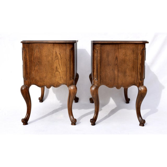 Baker Furniture French Louis XV Serpentine Commodes, Tiger Oak, 1960s For Sale In Philadelphia - Image 6 of 12