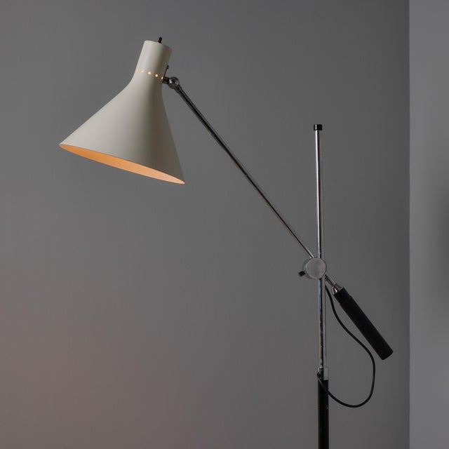 Off-white 1950s Italian Articulating Floor Lamp Attributed to Arredoluce For Sale - Image 8 of 16