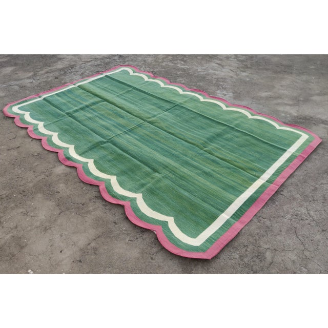 Not Yet Made - Made To Order Cotton Vegetable Dyed Scalloped Edge Rug Green With Cream and Raspberry Pink Border - 6x9 For Sale - Image 5 of 11