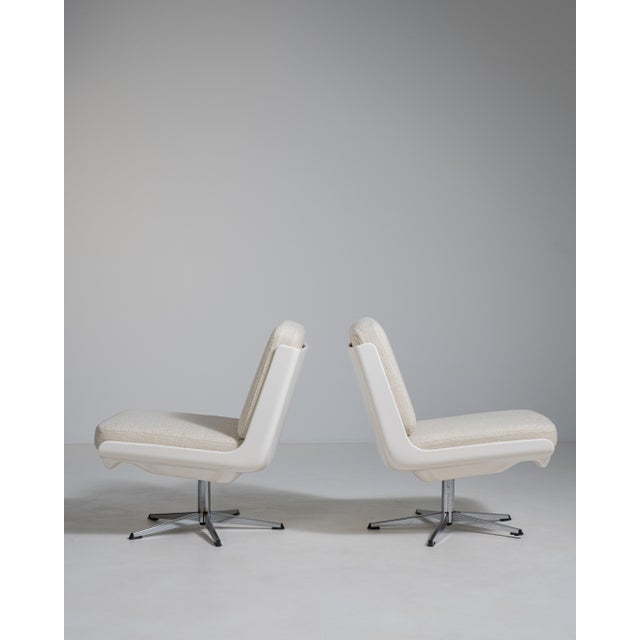 Pair of Variopur Space Age Upholstered Swivel Chairs, Antique, Germany, Circa 1970 For Sale - Image 4 of 16