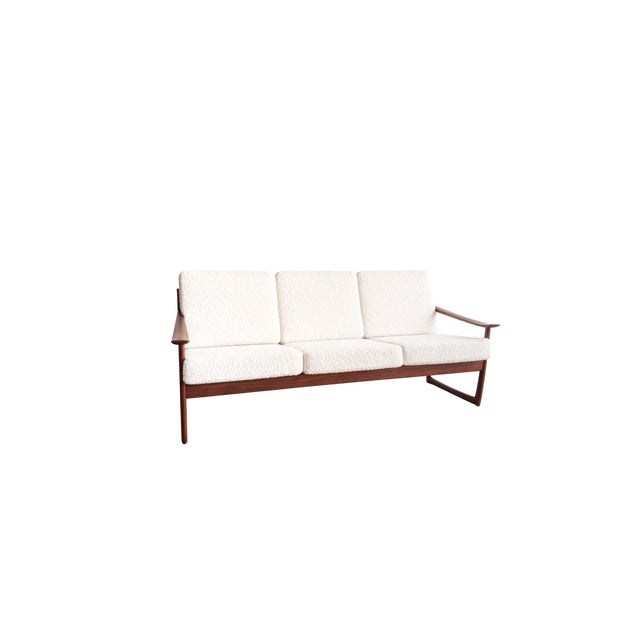 FD130/3 3-Seater Sofa with Bouclé Cover by Peter Hvidt for Cado For Sale