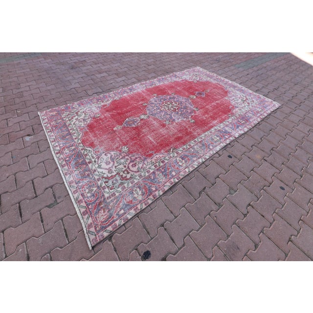 Size: 5.2 x 8.9 ft - 159 x 270 cm - 62.6 x 106.3 inches Color: Red, Pink, Purple, Beige Material: 100% Wool Free Shipping...